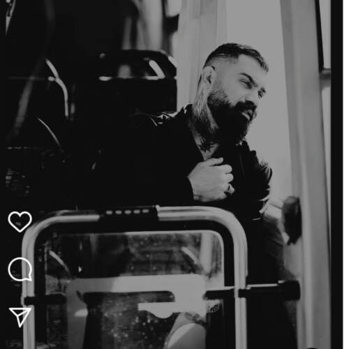 دانلود آهنگ فرهاد جهانگیری به نام چه میشه همراه با متن